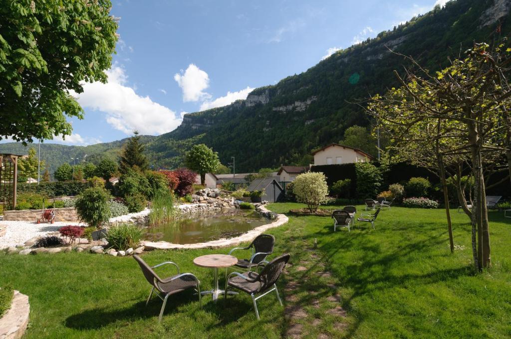 Hotel-Restaurant De L'Embarcadere Nantua Buitenkant foto